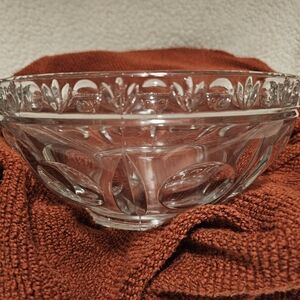 Elegant Classique- Clear 1960's Glass Bowl